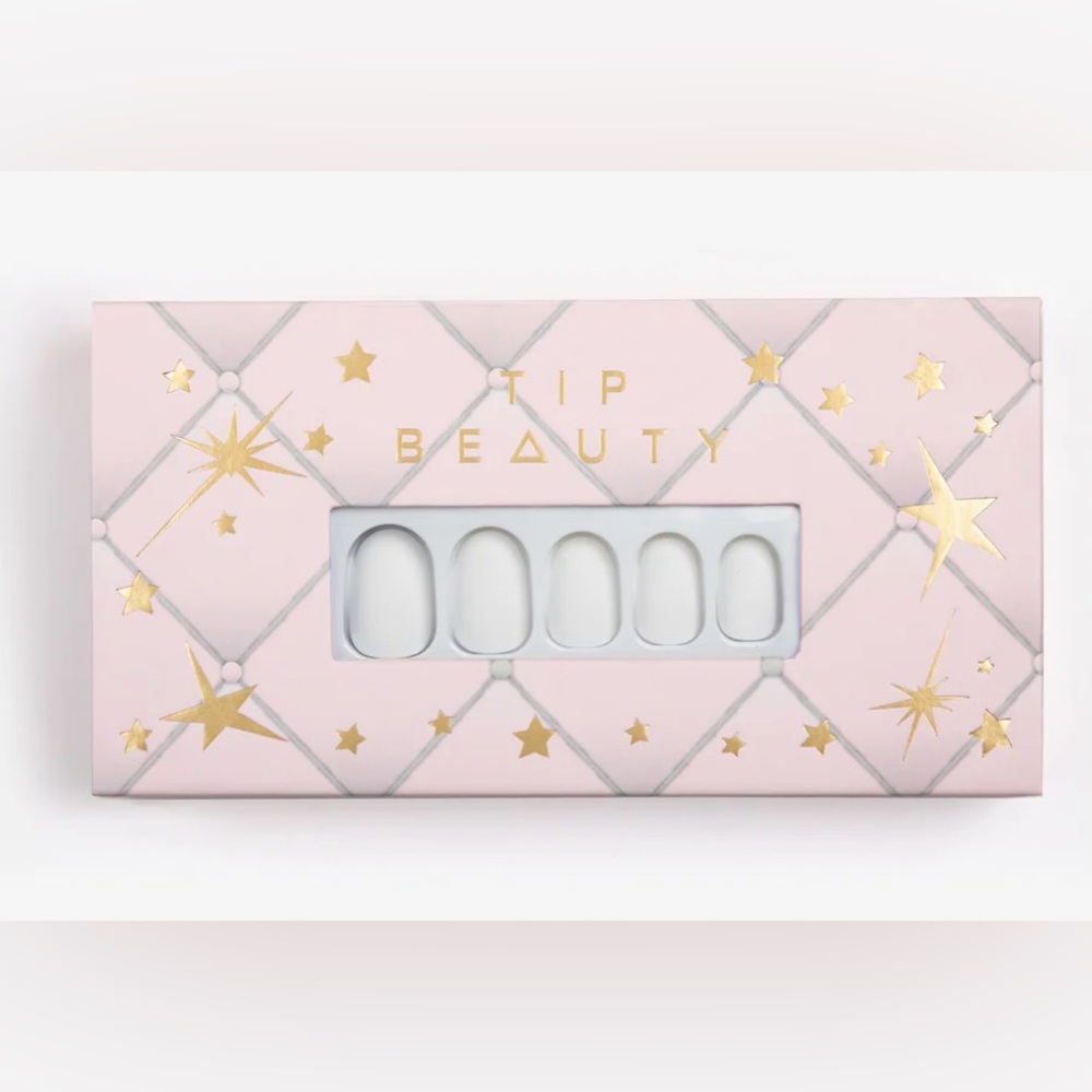 NIB Tip Beauty BABY FOMO MATTE SHORT in White